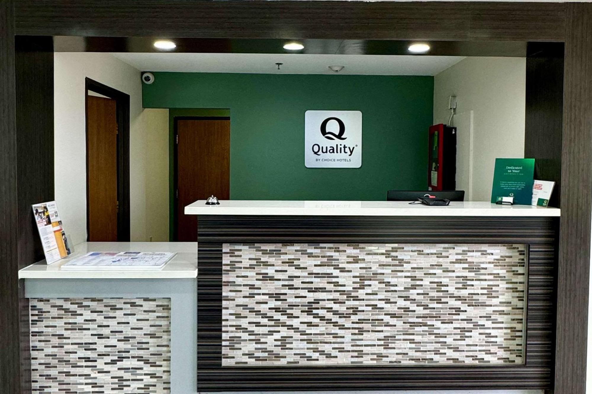 Quality Inn Sulphur Buitenkant foto