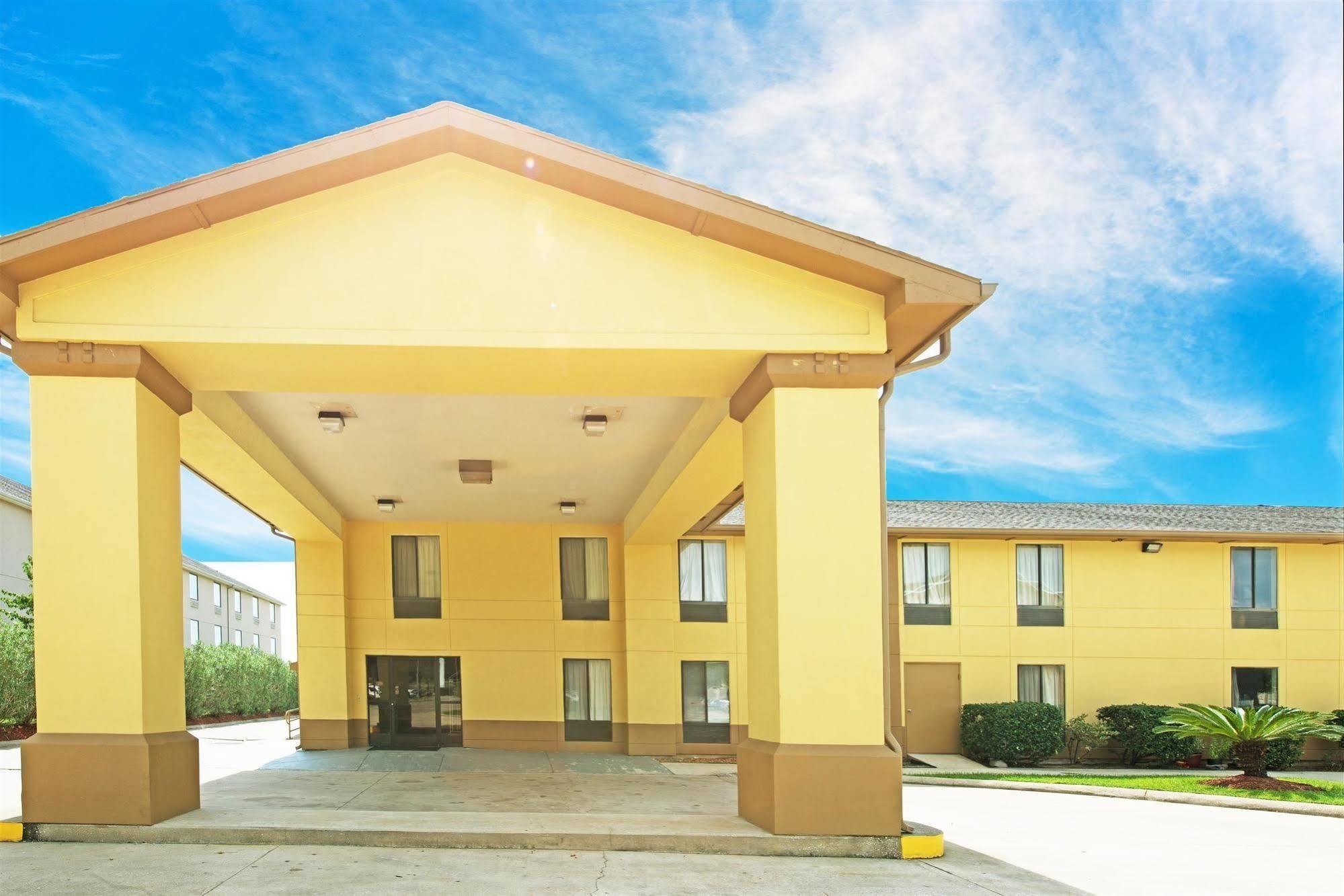Quality Inn Sulphur Buitenkant foto